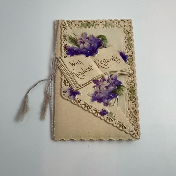 Beautiful 1890s Victorian Christmas violets intricate die cut greeting card - Picture 1 of 16